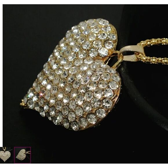 ✨ Betsey Johnson sparkling crystal heart ❤️ pendant ✨ - Picture 7 of 7